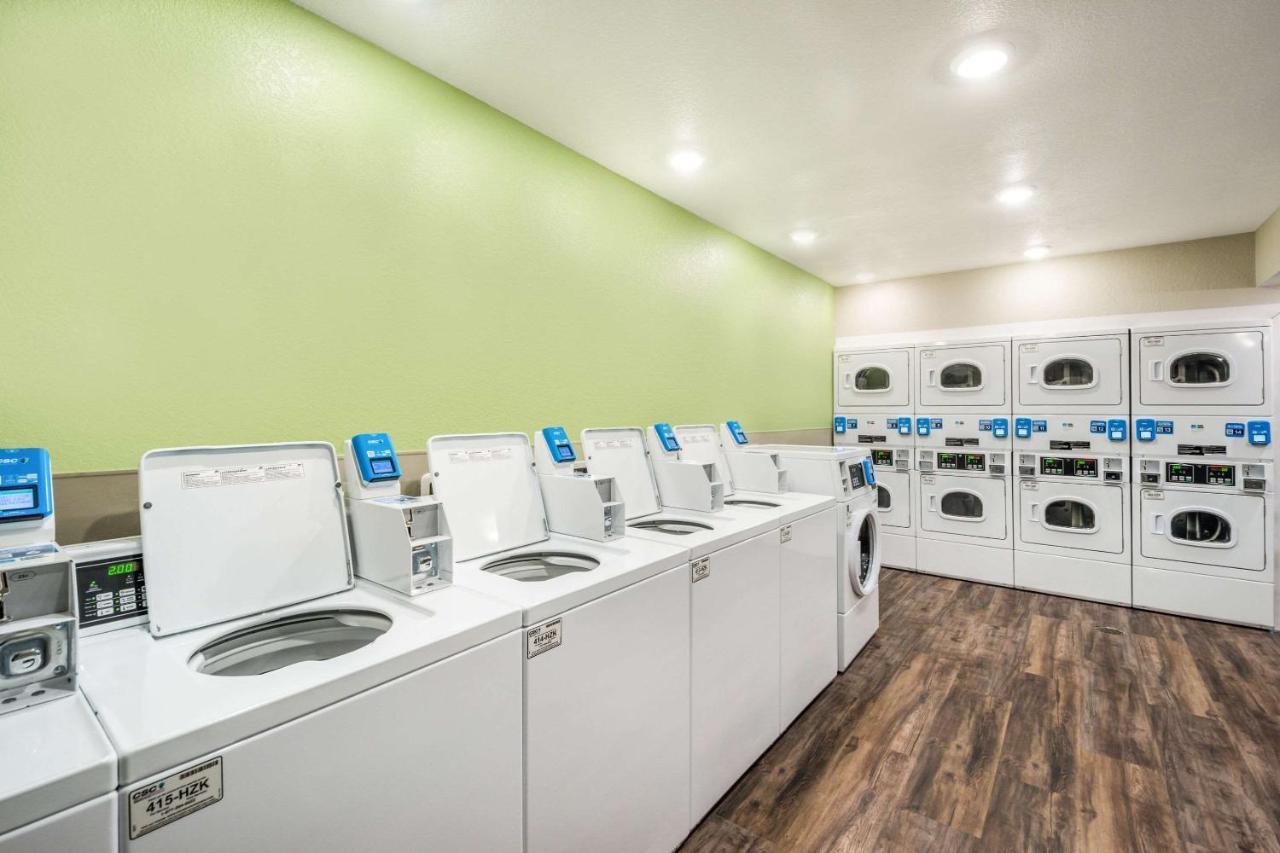 Woodspring Suites בריידנטון מראה חיצוני תמונה